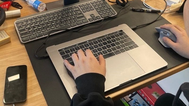 T&aacute;i chế lại c&aacute;c sản phẩm MacBook Pro đ&atilde; cũ