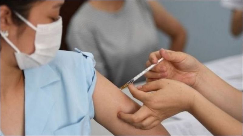 Bạn nên tiêm đủ các loại vắc-xin ngừa HPV, hepatitis A, and hepatitis B