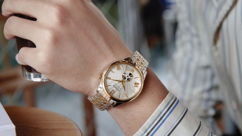Citizen NH9136-88A m&agrave;u v&agrave;ng trắng sang trọng