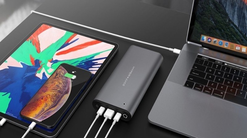 C&oacute; thể sử dụng sạc dự ph&ograve;ng để nạp pin cho laptop 