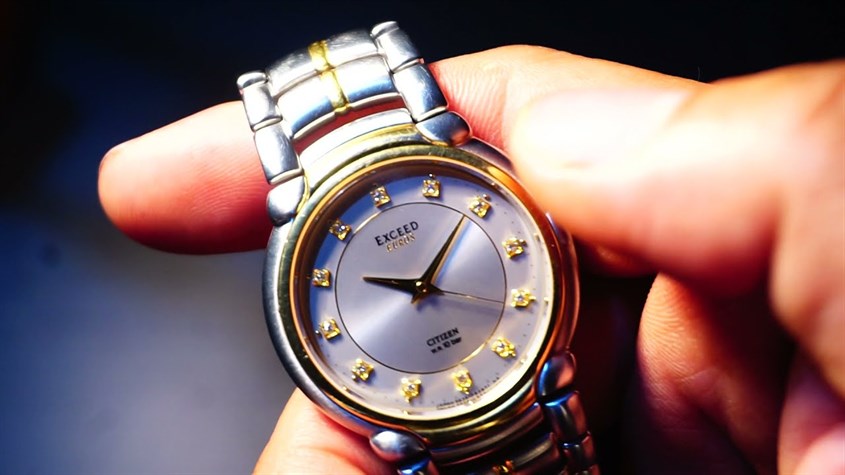 Gi&aacute; b&aacute;n đồng hồ Citizen Exceed