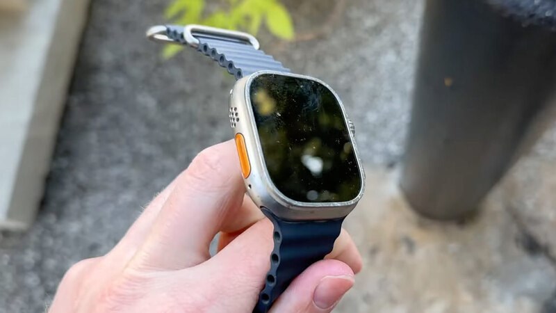 Kiểm tra ngoại h&igrave;nh của m&aacute;y c&oacute; bị tổn hại g&igrave; hay kh&ocirc;ng