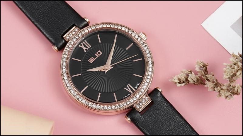 Elio cũng l&agrave; một h&atilde;ng đồng hồ cuốn h&uacute;t v&agrave; bắt mắt