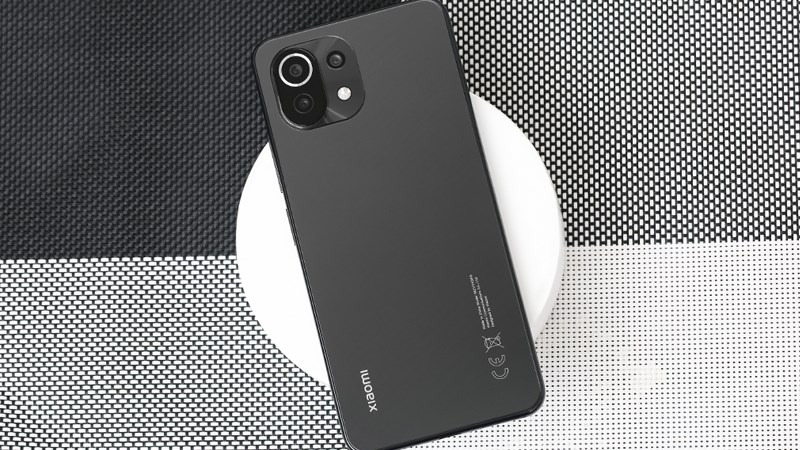 Kiểu dáng của máy siêu mỏng cùng chất liệu kính và kim loại cao cấp Kiểu dáng của máy siêu mỏng cùng chất liệu kính và kim loại cao cấp