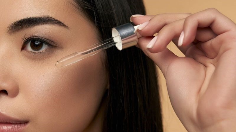 Retinol và vitamin C nồng độ cao có thể gây kích ứng
