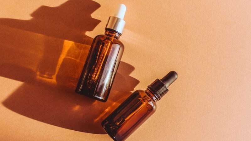 Sử dụng retinol và vitamin C cách nhau 30 phút để da không bị quá tải