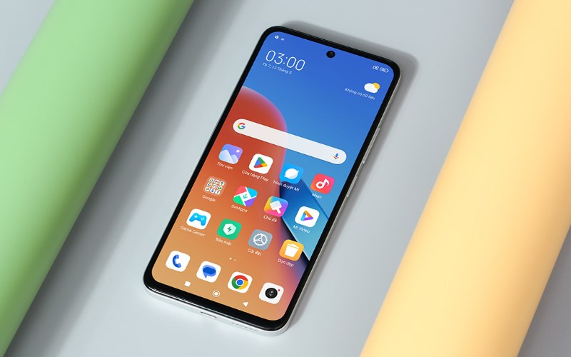 Xiaomi Redmi 12 sở hữu m&agrave;n h&igrave;nh IPS LCD 6.79inch