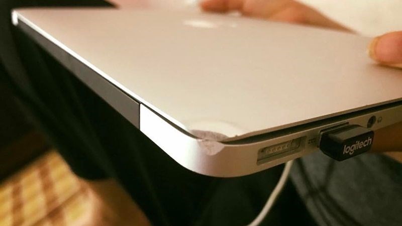 Người dùng thiếu cẩn thận dẫn đến MacBook bị móp Người dùng thiếu cẩn thận dẫn đến MacBook bị móp