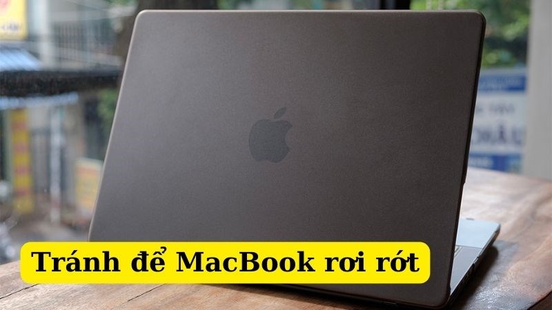 Tránh đặt máy tính trên các bề mặt không ổn định và luôn cẩn thận khi sử dụng ở những vị trí cao hơn Tránh đặt máy tính trên các bề mặt không ổn định và luôn cẩn thận khi sử dụng ở những vị trí cao hơn