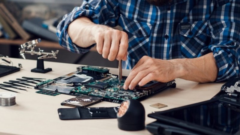 Đưa m&aacute;y ra cơ sở sửa m&aacute;y gần nhất