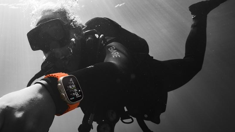 D&acirc;y đeo Apple Watch Ultra 2 Ocean Band cho thợ lặn chuy&ecirc;n nghiệp