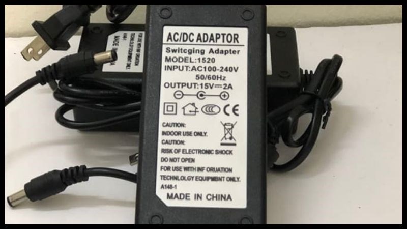 Dây sạc của loa bị hỏng, cần thay thế bằng một dây sạc mới cho loa Dây sạc của loa bị hỏng, cần thay thế bằng một dây sạc mới cho loa