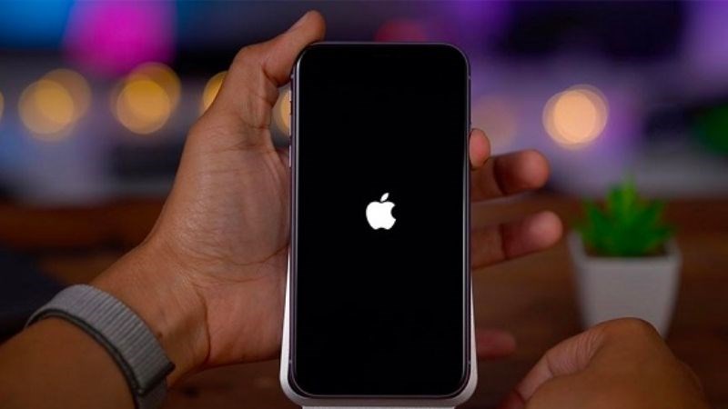 Thử tắt và khởi động lại iPhone Thử tắt và khởi động lại iPhone