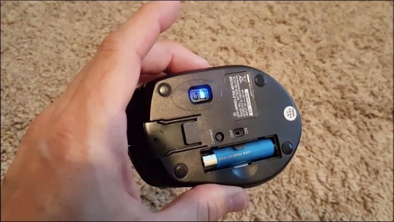 Th&aacute;o rời chuột m&aacute;y t&iacute;nh để vệ sinh 