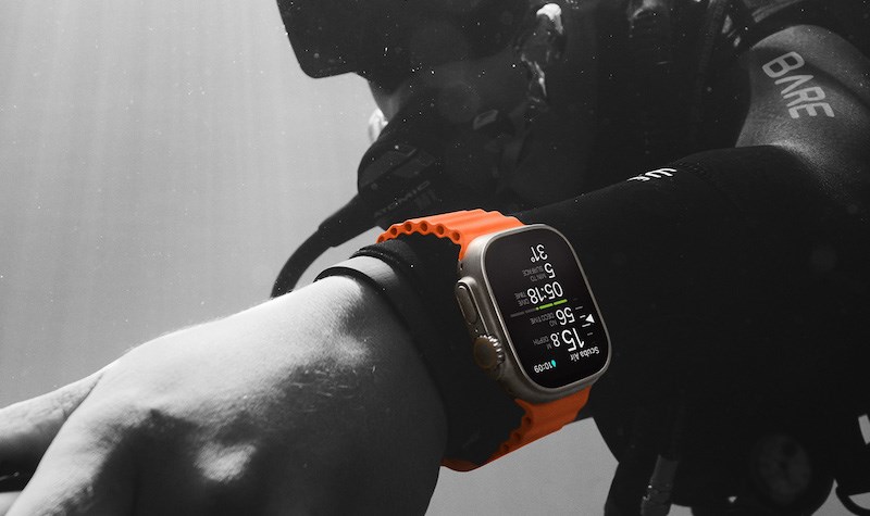 Apple Watch Ultra 2 trang bị th&ecirc;m loa k&eacute;p hỗ trợ cuộc gọi r&otilde; hơn