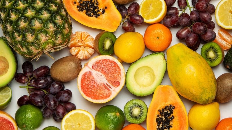 Trái cây tươi với hàm lượng vitamin, khoáng chất, chất xơ là lựa chọn lý tưởng cho người bệnh