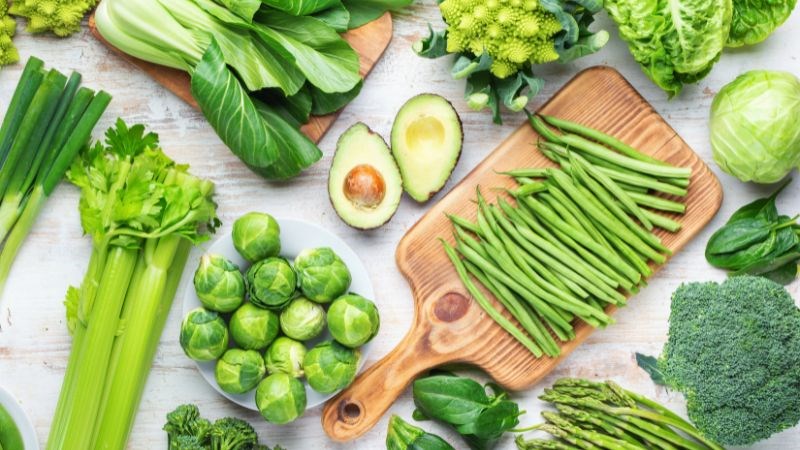 Rau xanh là thực phẩm thiết yếu trong chế độ dinh dưỡng của người bị viêm cầu thận