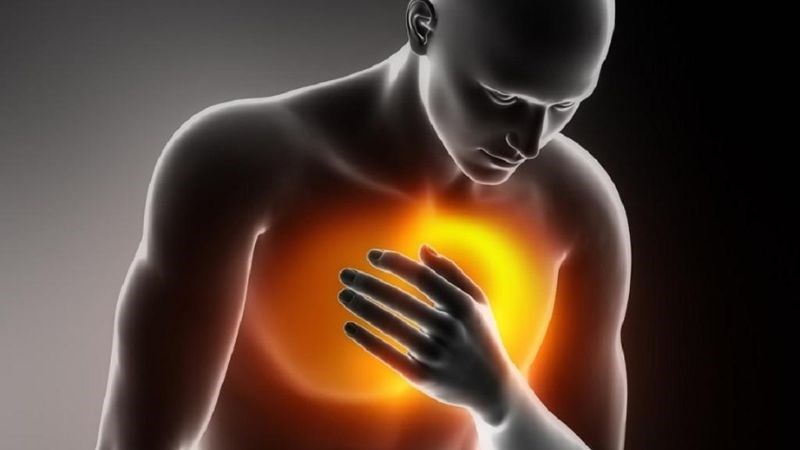 Khi xuất hiện đau ngực, người bệnh nên đến các cơ sở y tế để được điều trị Khi xuất hiện đau ngực, người bệnh nên đến các cơ sở y tế để được điều trị