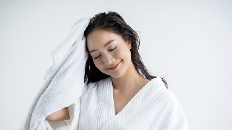 K&ecirc;́t hợp ủ tóc với vitamin B1 đ&ecirc;̉ mang lại hi&ecirc;̣u quả t&ocirc;́t nh&acirc;́t