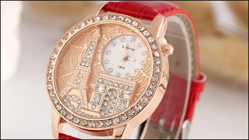 Đồng hồ m&agrave;u đỏ m&agrave;u đỏ mang một thiết kế rất đẹp mắt v&agrave; lung linh