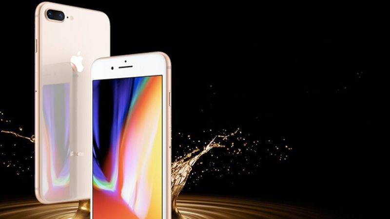 iPhone 8 Plus với thiết kế mặt lưng được phủ k&iacute;nh cường lực kh&ocirc;ng hề lỗi thời