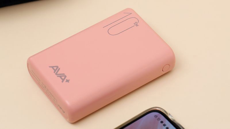 Pin sạc dự ph&ograve;ng Polymer 10.000mAh 12W AVA+ JP192 gi&uacute;p tiết kiệm thời gian chờ sạc