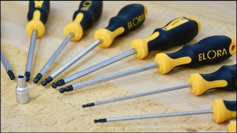 Tua v&iacute;t thường d&ugrave;ng để th&aacute;o card m&agrave;n h&igrave;nh ra khỏi m&aacute;y t&iacute;nh