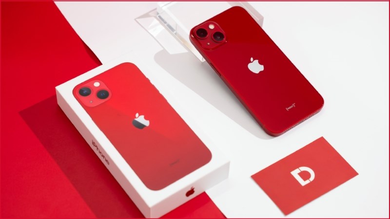 M&agrave;u đỏ nổi bật v&agrave; đầy thu h&uacute;t