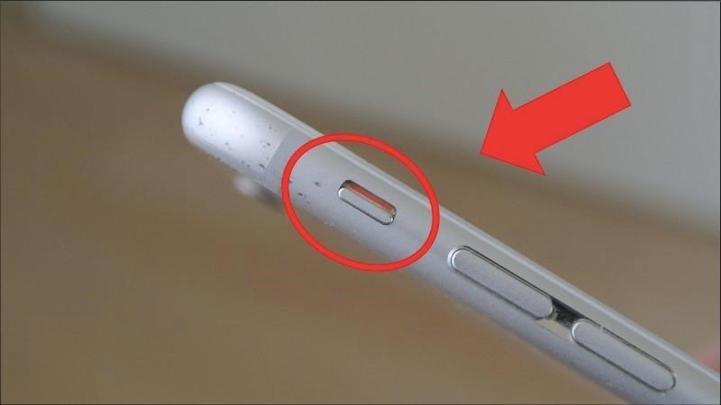 Kiểm tra nút gạt âm thanh tại khung sườn trái iPhone