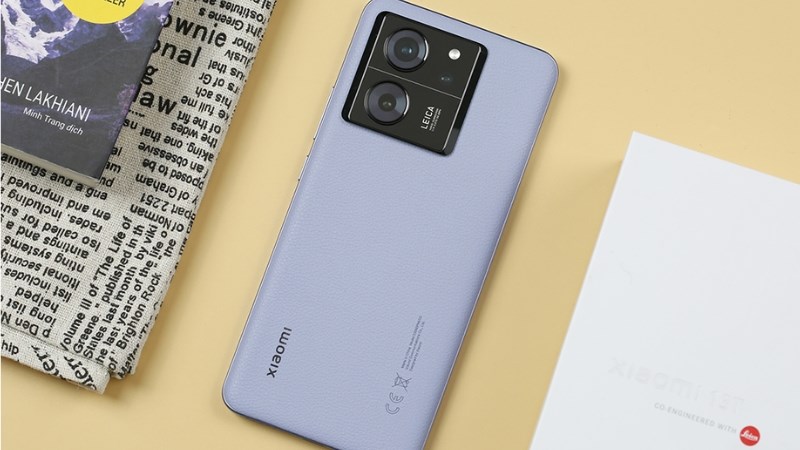 Mặt lưng da mang đến sự mới lạ v&agrave; độc đ&aacute;o tr&ecirc;n Xiaomi 13T