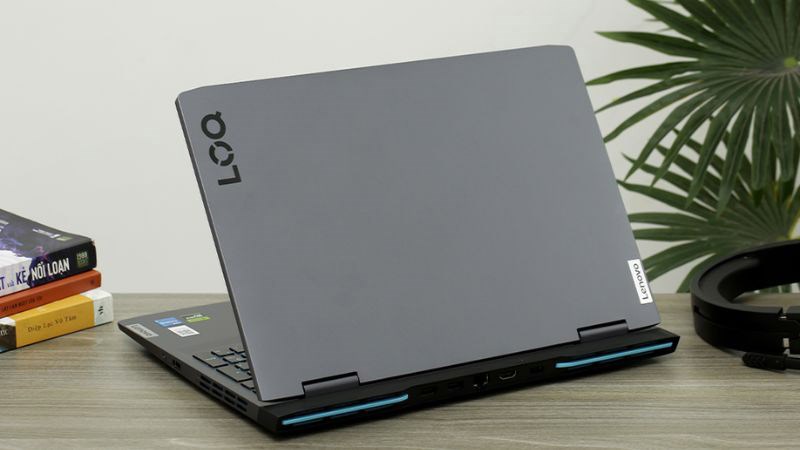 Laptop Lenovo LOQ Gaming 15IRH8 i7 13620H (82XV00QXVN) với thiết kế sang trọng, cuốn h&uacute;t