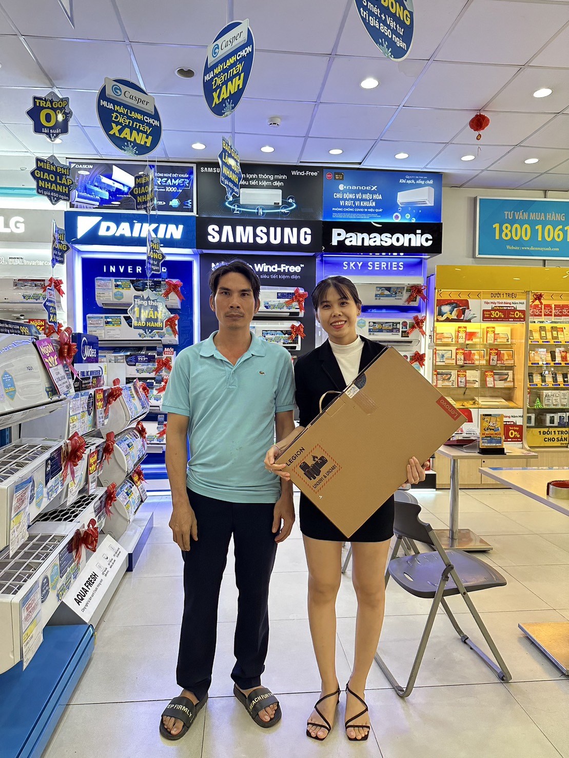 Khách hàng trúng giải