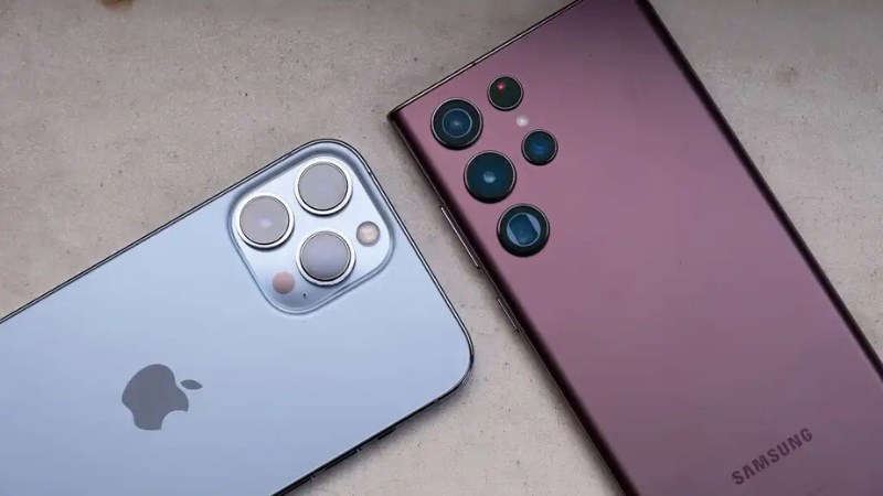 Samsung v&agrave; iPhone c&oacute; độ bền cao trong thiết kế