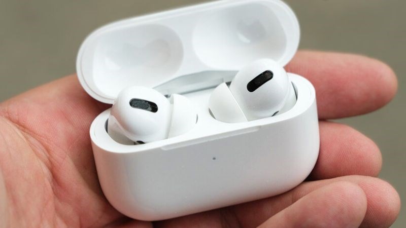 AirPods Pro sở hữu vẻ ngo&agrave;i trắng tinh tế