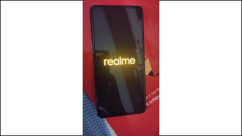 Điện thoại khởi động lại v&agrave; được mở kh&oacute;a