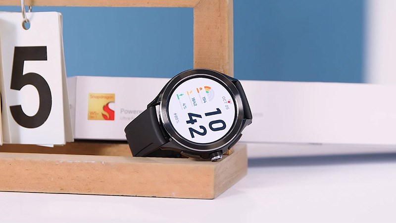 Xiaomi Watch 2 Pro c&oacute; thiết kế trẻ trung c&ugrave;ng m&agrave;n h&igrave;nh rộng