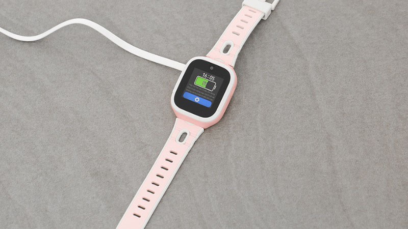 Kidcare S6 4G 41.5mm dây silicone có nhiều chức năng kết nối hiện đại