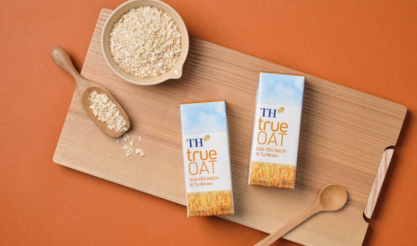 Lốc 4 hộp sữa yến mạch TH true Oat 180 ml (từ 1 tuổi)