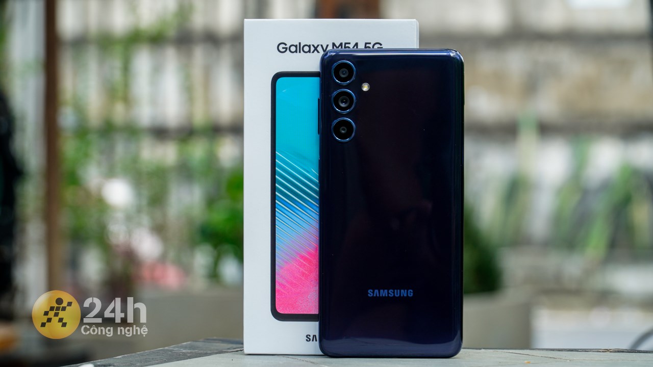 Galaxy M54 có thể đáp ứng tốt cho nhu cầu sử dụng trong công việc hoặc giải trí thường nhật nhờ hiệu năng tốt, pin trâu