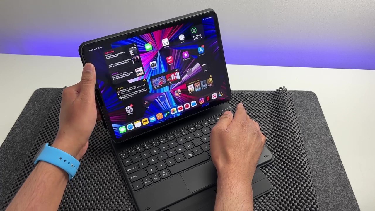 Trên tay Rebound Magnetic Keyboard Case