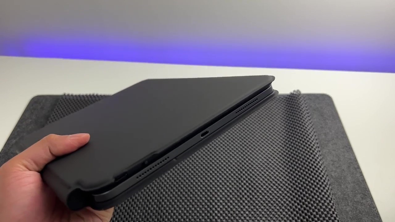 Trên tay Rebound Magnetic Keyboard Case