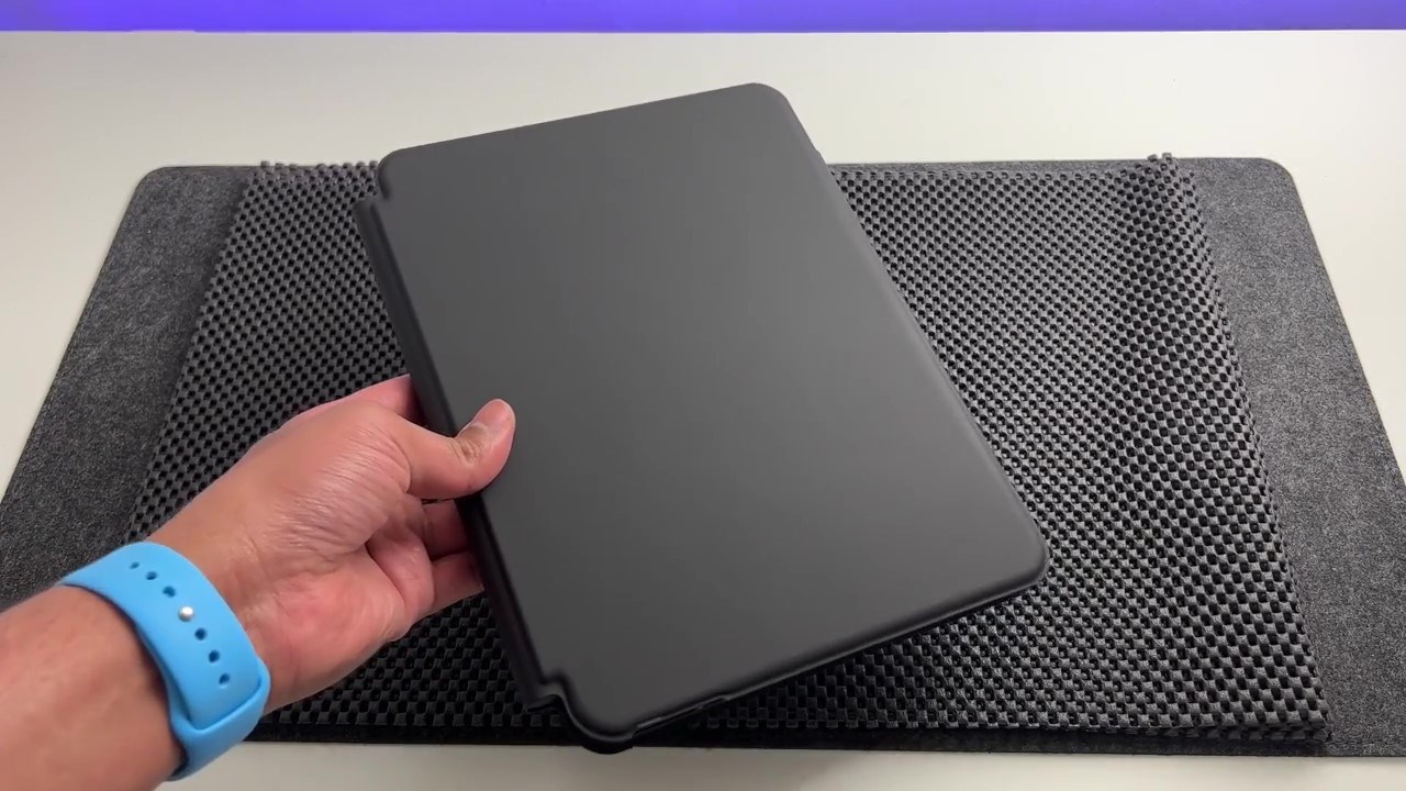 Trên tay Rebound Magnetic Keyboard Case