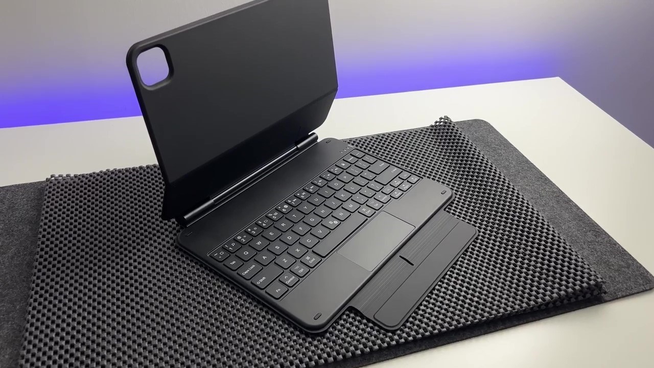 Trên tay Rebound Magnetic Keyboard Case