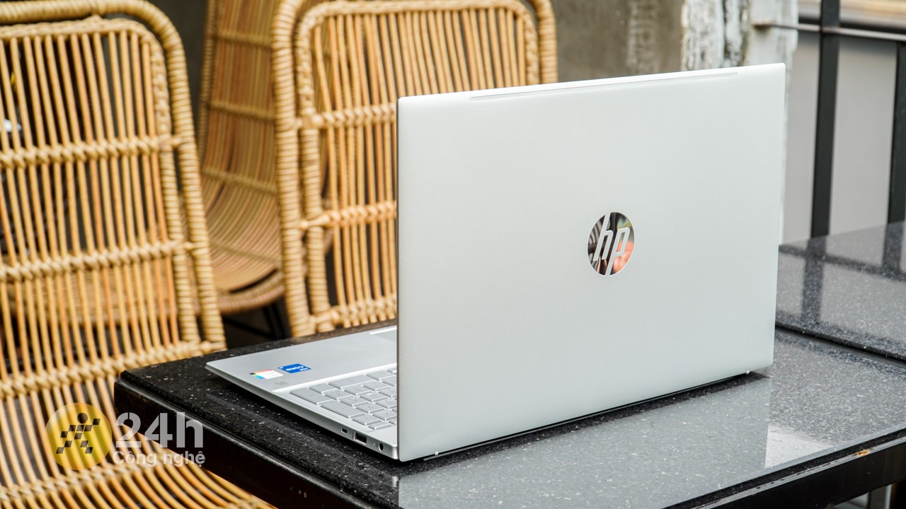 HP Pavilion 15 eg3095TU có chất lượng hoàn thiện chắc chắn. HP Pavilion 15 eg3095TU có chất lượng hoàn thiện chắc chắn.