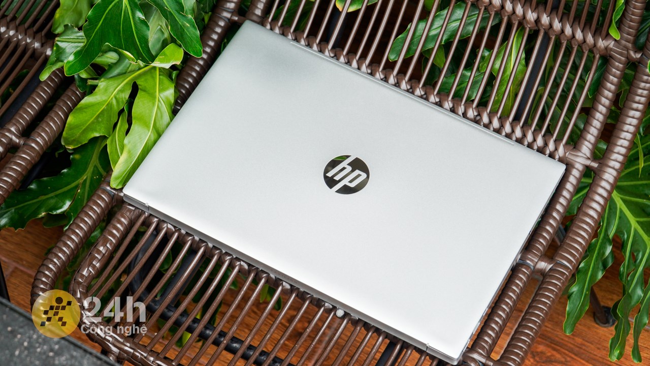 HP Pavilion 15 eg3095TU còn có kích thước gọn nhẹ để người dùng thoải mái mang đi bất cứ đâu. HP Pavilion 15 eg3095TU còn có kích thước gọn nhẹ để người dùng thoải mái mang đi bất cứ đâu.