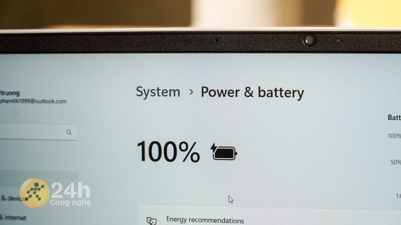 HP Pavilion 15 eg3095TU nhìn chung là sản phẩm có thẻ dùng trong nữa ngày mà không cần mang theo bộ sạc. HP Pavilion 15 eg3095TU nhìn chung là sản phẩm có thẻ dùng trong nữa ngày mà không cần mang theo bộ sạc.