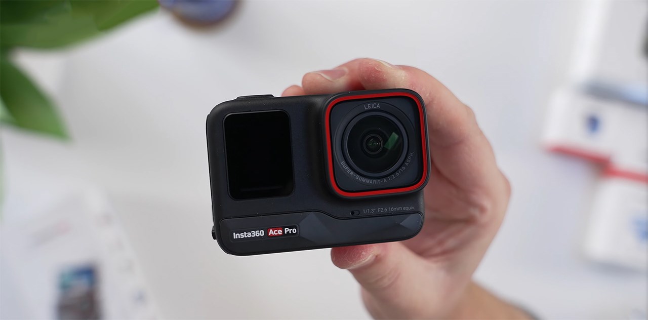 Insta360 Ace Pro được thiết kế theo phong cách quen thuộc thường thấy về mẫu camera hành động. Nguồn: The Tech Chap.