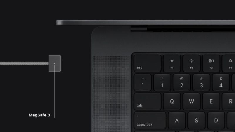 Cả 2 m&aacute;y đều được trang bị cổng sạc MagSafe thuận tiện trong qu&aacute; tr&igrave;nh sạc pin