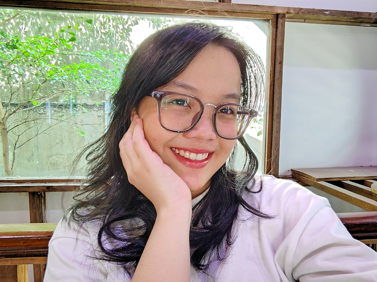 Ảnh chụp selfie xóa rất tốt nhưng góc chụp bị thu hẹp lại. Ảnh chụp selfie xóa rất tốt nhưng góc chụp bị thu hẹp lại.