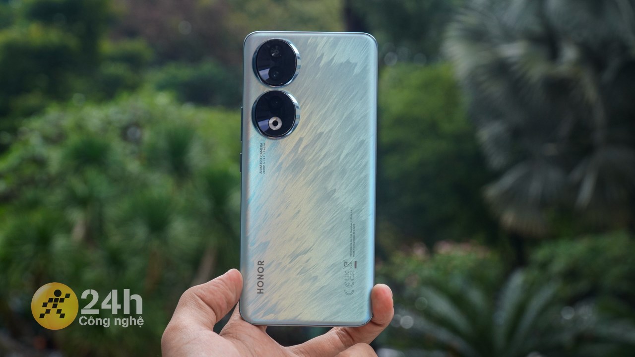 Honor 90 5G cho trải nghiệm cầm nắm rất thoải mái. Honor 90 5G cho trải nghiệm cầm nắm rất thoải mái.
